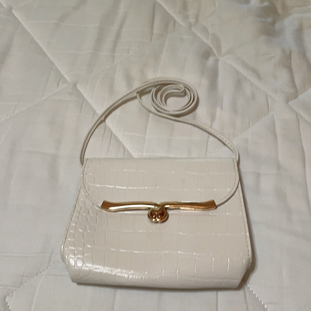 White Romwe Purse